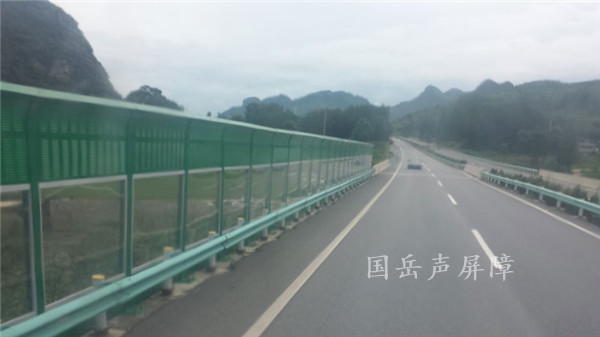 高速聲屏障
