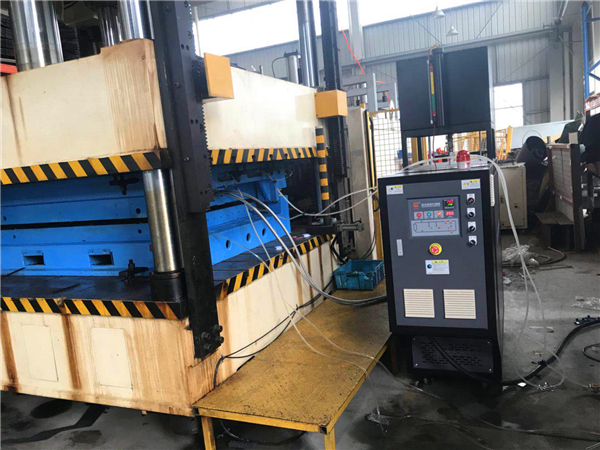 油溫機(jī)在使用時(shí)應(yīng)該注意什么？