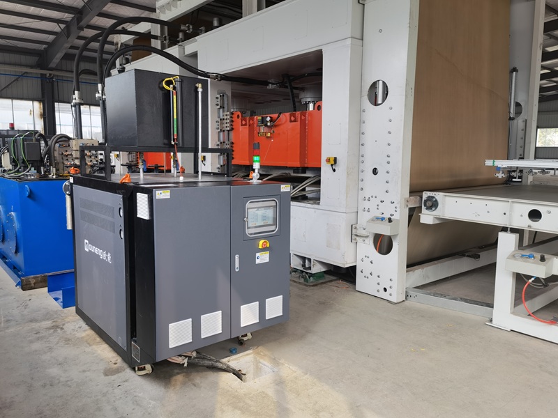 油溫機加熱管開裂什么原因？