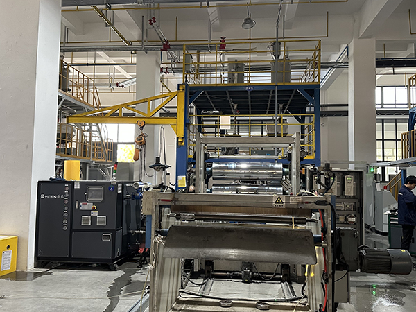 薄膜類產(chǎn)品生產(chǎn)線輥筒控溫冷熱一體機(jī)——應(yīng)用案例 薄膜類產(chǎn)品生產(chǎn)線輥筒控溫冷熱一體機(jī)——應(yīng)用案例