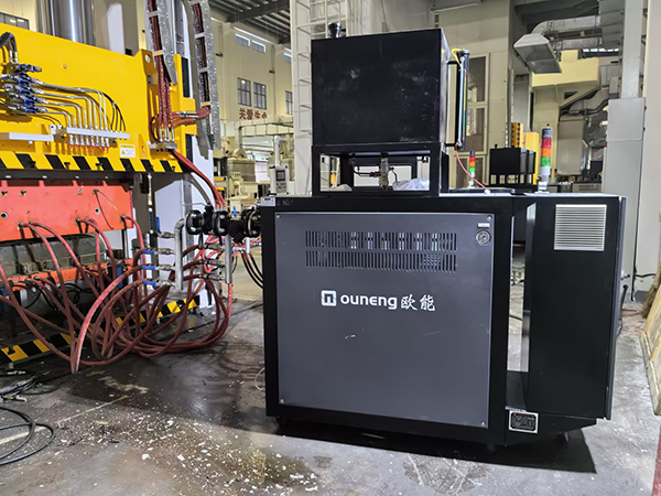 液壓機上下模控溫SMC模壓模溫機