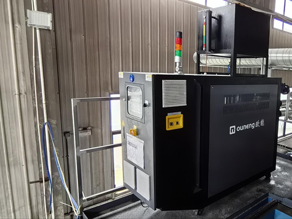 模具成型控溫汽車內(nèi)飾件模溫機——應(yīng)用案例