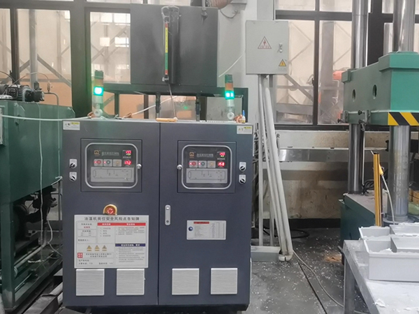 SMC電表箱成型熱壓機加熱模溫機——應(yīng)用案例 SMC電表箱成型熱壓機加熱模溫機——應(yīng)用案例