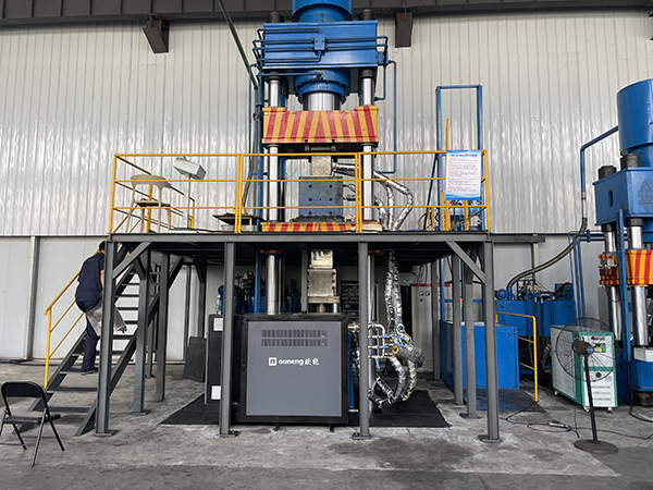 熱壓機(jī)配套模溫機(jī)