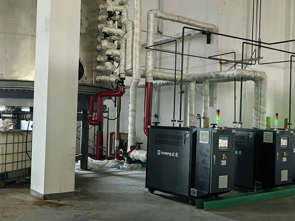 鋰電干燥模溫機