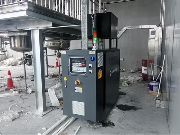 光伏金屬粉末反應(yīng)釜夾套控溫模溫機——應(yīng)用案例 光伏金屬粉末反應(yīng)釜夾套控溫模溫機——應(yīng)用案例