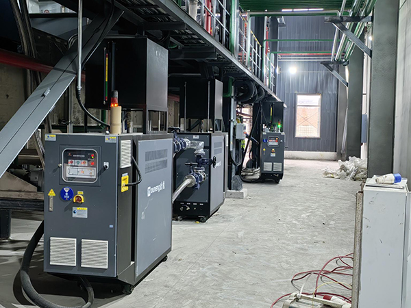 拉絲粉生產(chǎn)捏合機(jī)控溫油循環(huán)式模溫機(jī)——應(yīng)用案例 拉絲粉生產(chǎn)捏合機(jī)控溫油循環(huán)式模溫機(jī)——應(yīng)用案例