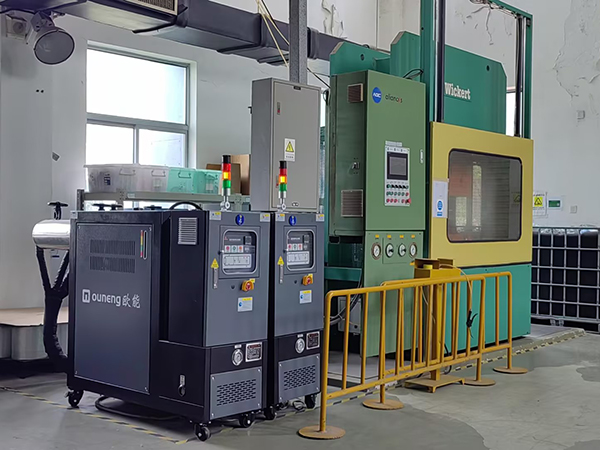 碳纖維預(yù)浸料生產(chǎn)油循環(huán)模溫機(jī)——應(yīng)用案例 碳纖維預(yù)浸料生產(chǎn)油循環(huán)模溫機(jī)——應(yīng)用案例